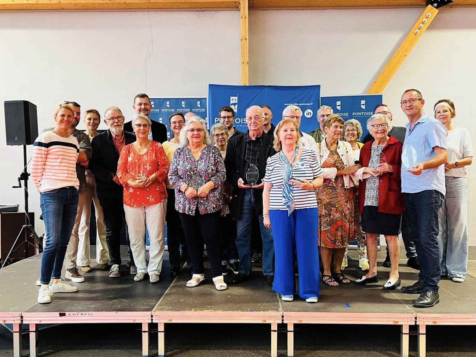 Une réussite ! Le samedi 7 septembre avait lieu le traditionnel forum des associations. Bien évidemment, notre club était présent sur les communes de Pontoise, Cergy et St Ouen l'Aumone pour renseigner et recevoir les inscriptions des futurs pongistes.